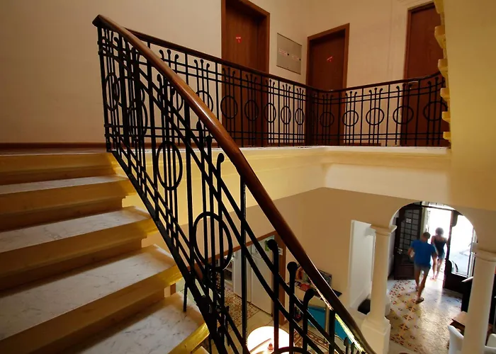 旅馆 考奈尔旅馆