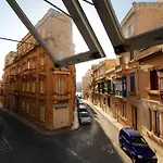 Corner Hostel *