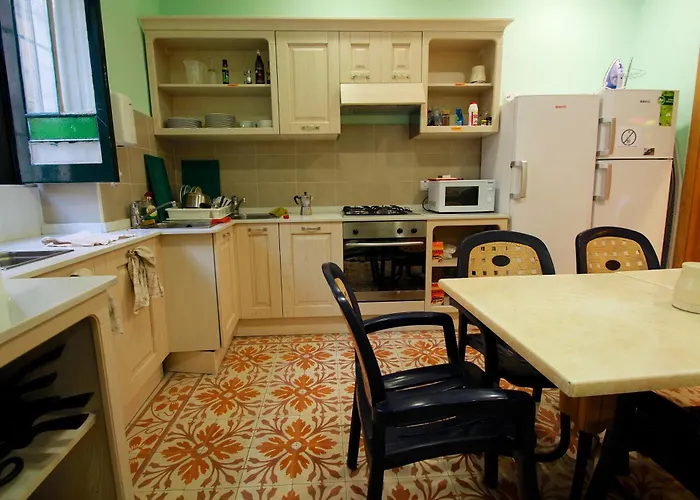 אכסניה Corner *